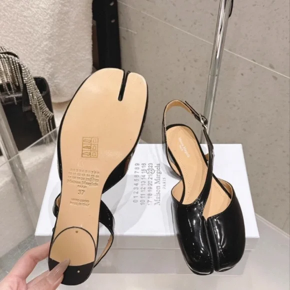 MM6 Maison Martin Margiela Glossy Black Tabi Slingback Heels - Picture 9 of 9